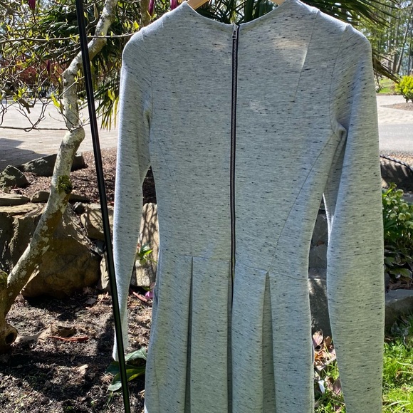 Wilfred long sleeved dress. - Picture 2 of 9